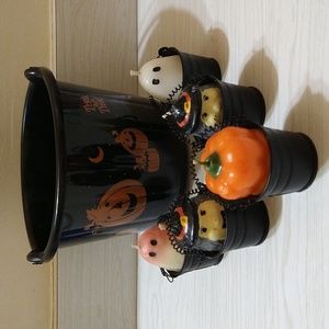 Halloween Basket & 5 Halloween Mini Bucket Candles